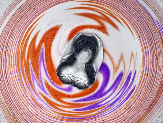 Elvira, Bitch in Black bath bomb