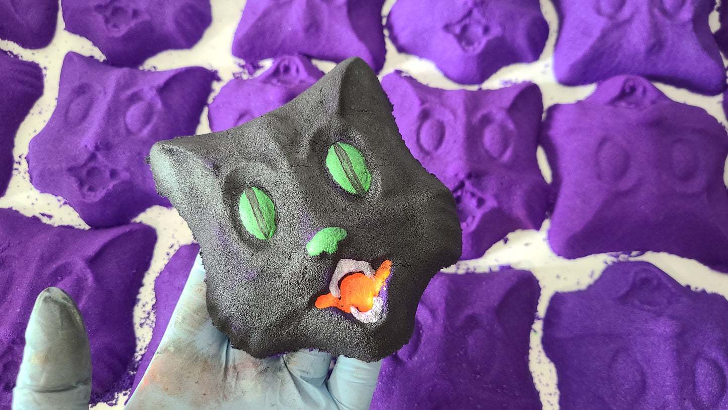 Vintage Halloween bath bomb