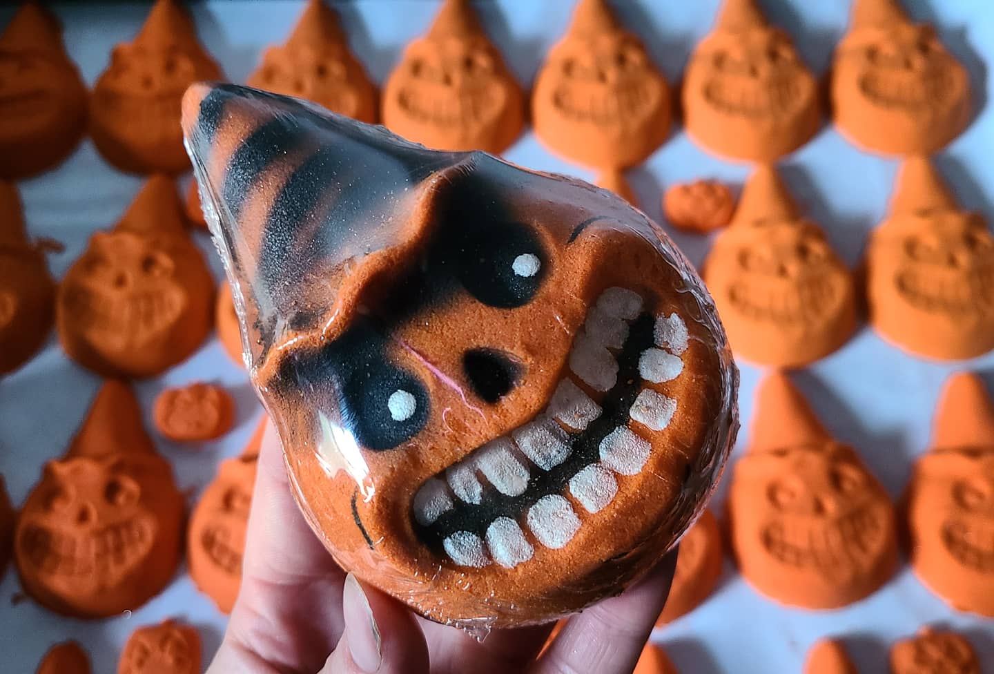 Vintage Halloween bath bomb